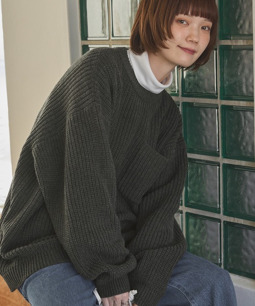 MONO-MART（モノマート）の「片畦編み ポケット ルーズクルーネックニット（ニット/セーター・メンズ・グレイッシュブルー/ダークグレー/モカ/ブラック/ピンク系/グレー/アイボリー/ブルー系/グリーン/チャコール/ワイン/ライトグレー/パープル/ベージュ/カーキ・M/L）」の6枚目の写真