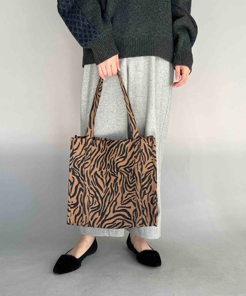 histoire（イストワール）の「ジャガードスクエアトートバッグ（ショルダーバッグ・レディース・ブラウン/キャメル・FREE）」の9枚目の写真