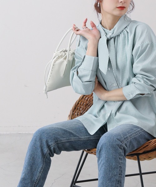 frames RAY CASSIN（フレームスレイカズン）の「WEB限定 2WAYボウタイ付バンドカラーブラウス（シャツ/ブラウス・レディース・レッド/ブルー/グリーン・FREE）」の10枚目の写真