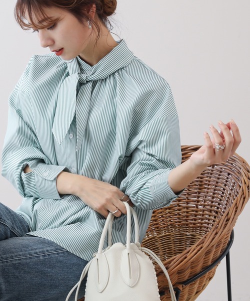 frames RAY CASSIN（フレームスレイカズン）の「WEB限定 2WAYボウタイ付バンドカラーブラウス（シャツ/ブラウス・レディース・レッド/ブルー/グリーン・FREE）」の9枚目の写真