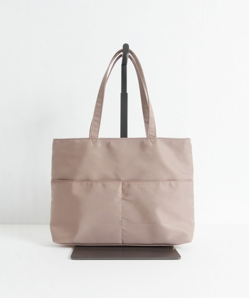 tocco closet(トッコ クローゼット)の「リボンテープナイロンバッグ(ハンドバッグ・レディース・ブラック/ベージュ/ネイビー・FREE)」の10枚目の写真