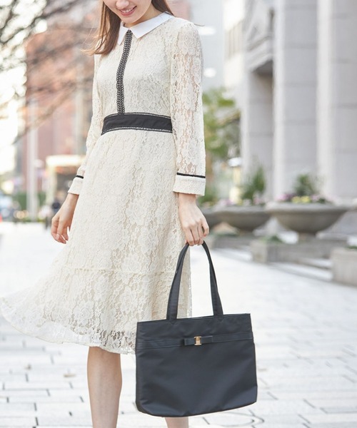 tocco closet(トッコ クローゼット)の「リボンテープナイロンバッグ(ハンドバッグ・レディース・ブラック/ベージュ/ネイビー・FREE)」の16枚目の写真