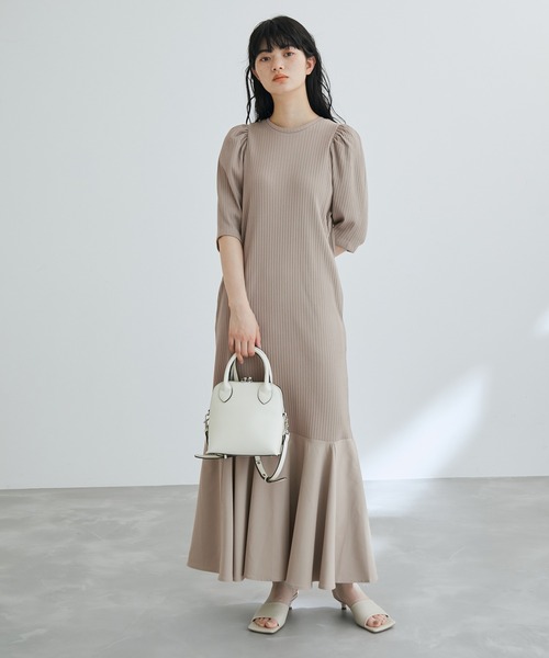 ADAM ET ROPE'（アダムエロペ）の「【一部直営店舗・WEB限定】マーメイドコンビワンピース（ワンピース・レディース・サックスブルー/ベージュ/ブラック・FREE）」の13枚目の写真