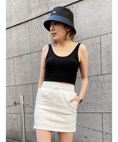 ENVYM（アンビー）の「カップインショートタンクトップ（タンクトップ・レディース・ブラック/ホワイト/グレー/グリーン・FREE）」の2枚目の写真