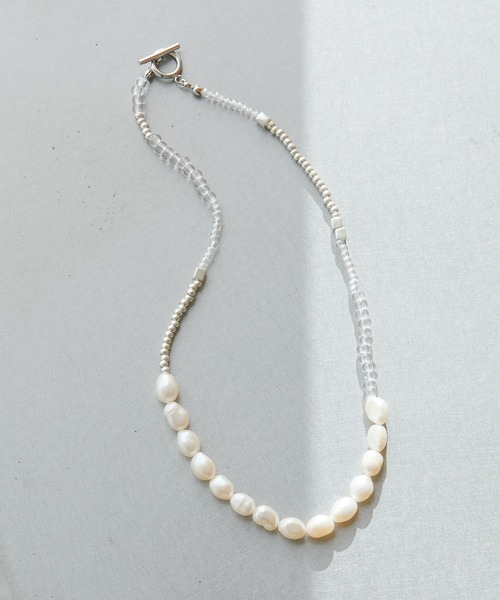 GALLARDAGALANTE(ガリャルダガランテ)の「ミックスパールショートネックレス【オンラインストア限定商品】(ネックレス・レディース・シルバー・FREE)」の2枚目の写真