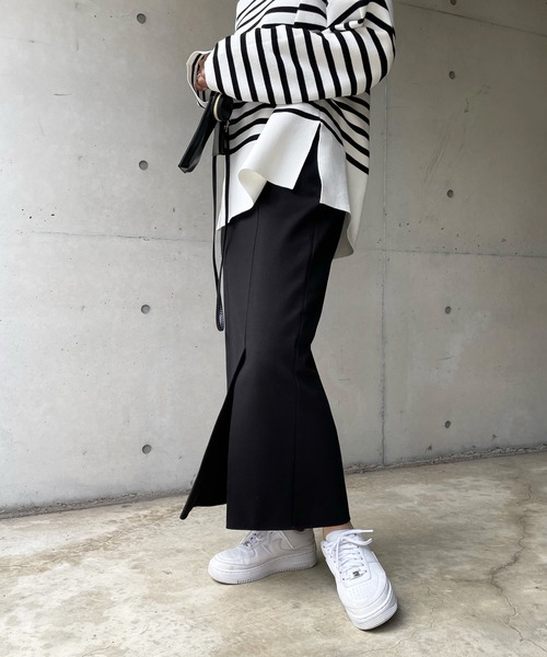 DouDou（ドゥドゥ）の「ポンチスリットスカート（スカート・レディース・ブラック/サックスブルー・38/36）」の4枚目の写真