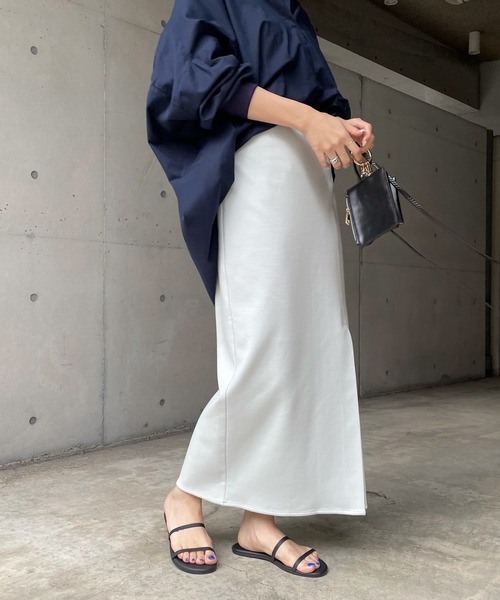 DouDou（ドゥドゥ）の「ポンチスリットスカート（スカート・レディース・ブラック/サックスブルー・38/36）」の6枚目の写真