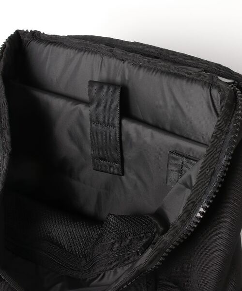 NEW ERA(ニューエラ)の「NEW ERA Box Pack BK×BK(バックパック/リュック・メンズ・ブラック・FREE)」の4枚目の写真