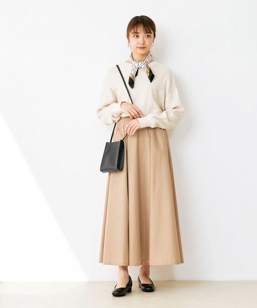 menue(メヌエ)の「幅狭スクエアトゥチャンキーヒールパンプス(パンプス・レディース・ブラック/ベージュ/アイボリー・21.0cm/21.5cm/22.0cm/22.5cm/23.0cm/23.5cm/24.0cm/24.5cm/25.0cm/25.5cm/26.0cm)」の8枚目の写真