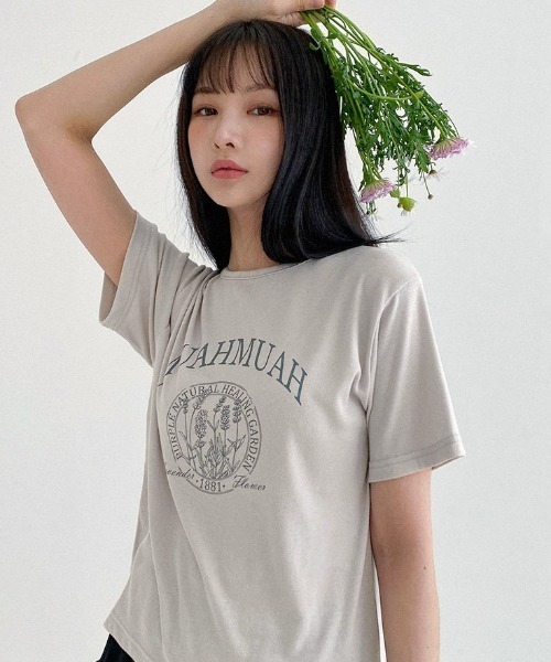 muahmuah(ムーアムーア)の「A'GEM/9 × .kom『muah muah/ムーアムーア』MUAH SIGNATURE REGULAR FIT HALF T-SHIRT/シグニチャー ハーフ スリーブ Tシャツ(Tシャツ/カットソー・レディース・ライトブルー/ベージュ/パープル/グレー/アイボリー/ブラック・FREE)」の4枚目の写真
