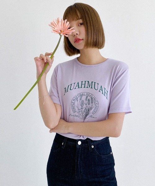 muahmuah(ムーアムーア)の「A'GEM/9 × .kom『muah muah/ムーアムーア』MUAH SIGNATURE REGULAR FIT HALF T-SHIRT/シグニチャー ハーフ スリーブ Tシャツ(Tシャツ/カットソー・レディース・ライトブルー/ベージュ/パープル/グレー/アイボリー/ブラック・FREE)」の16枚目の写真