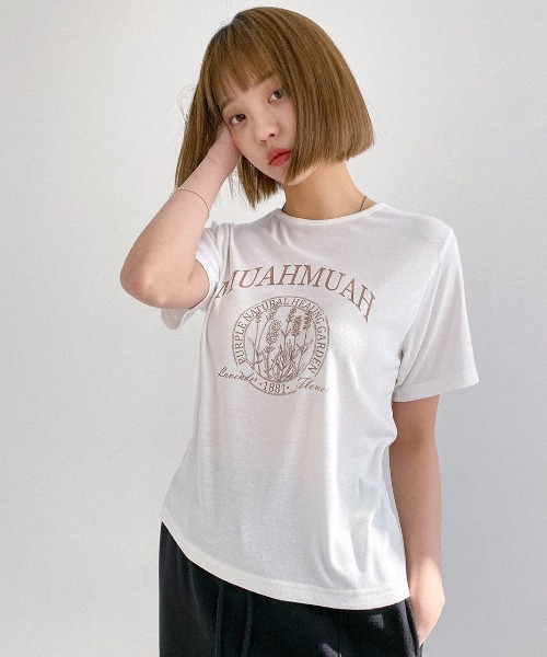muahmuah(ムーアムーア)の「A'GEM/9 × .kom『muah muah/ムーアムーア』MUAH SIGNATURE REGULAR FIT HALF T-SHIRT/シグニチャー ハーフ スリーブ Tシャツ(Tシャツ/カットソー・レディース・ライトブルー/ベージュ/パープル/グレー/アイボリー/ブラック・FREE)」の9枚目の写真
