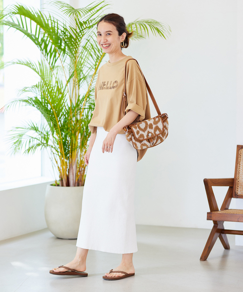 FRAMeWORK(フレームワーク)の「度詰め天竺HELLO Tシャツ2(Tシャツ/カットソー・レディース・ベージュ/ホワイト系その他・FREE)」の3枚目の写真