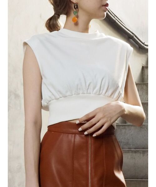 EVRIS（エヴリス）の「パワーショルダークロップドスウェットトップス（Tシャツ/カットソー・レディース・ホワイト/ブラック/グレー/グリーン・FREE）」の2枚目の写真