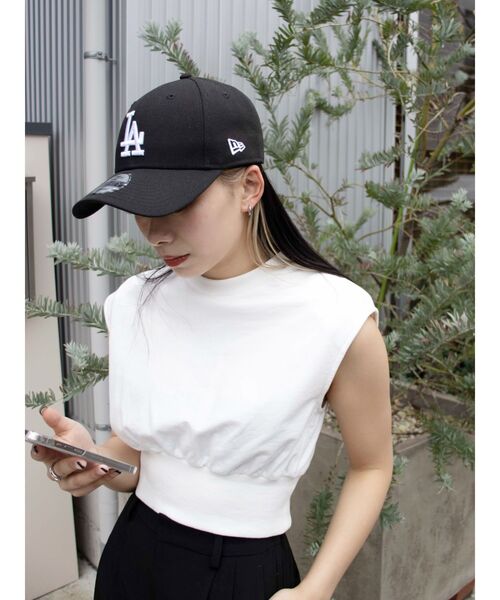 EVRIS（エヴリス）の「パワーショルダークロップドスウェットトップス（Tシャツ/カットソー・レディース・ホワイト/ブラック/グレー/グリーン・FREE）」の8枚目の写真