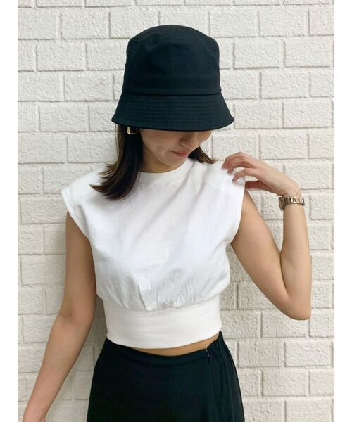 EVRIS（エヴリス）の「パワーショルダークロップドスウェットトップス（Tシャツ/カットソー・レディース・ホワイト/ブラック/グレー/グリーン・FREE）」の14枚目の写真