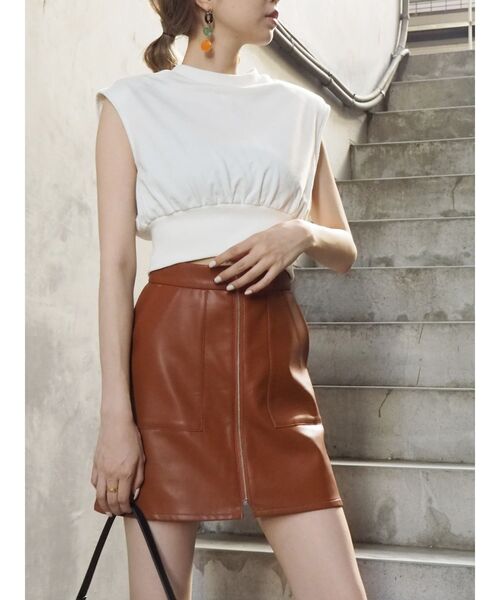 EVRIS（エヴリス）の「パワーショルダークロップドスウェットトップス（Tシャツ/カットソー・レディース・ホワイト/ブラック/グレー/グリーン・FREE）」の16枚目の写真