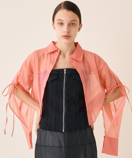 Solace（ソレイス）の「スリーブカットスリットシアーショート丈ボックスシャツ（シャツ/ブラウス・レディース・ブラック/ピンク/ナチュラル/グリーン・FREE）」の4枚目の写真