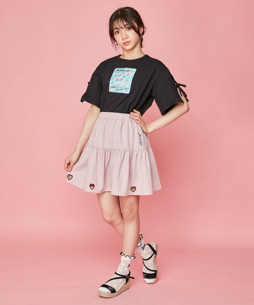 JENNI love(ジェニィラブ)の「袖スリットリボンTシャツ(Tシャツ/カットソー・キッズ・オフホワイト/ブラック/オレンジ・130cm/140cm/150cm/160cm)」の5枚目の写真