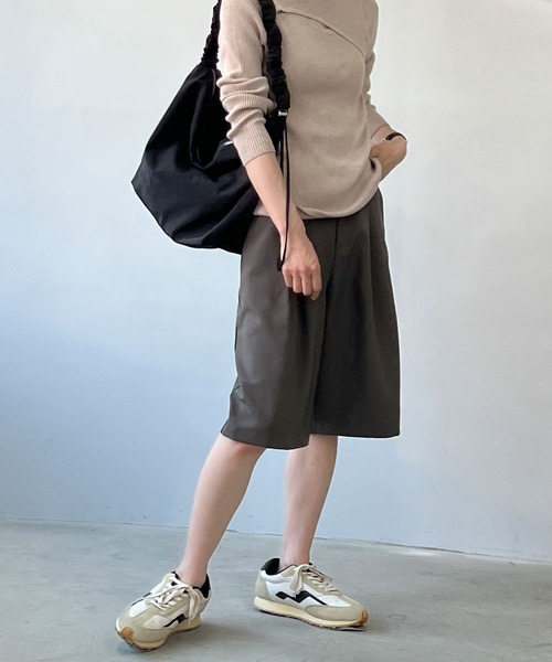 chuclla（チュクラ）の「ドローコード ショルダー2WAYトートバッグ(ナイロンライク/ ワッフル生地の2タイプ) je-101 cha22s016（ショルダーバッグ・レディース・グリーン/ホワイト/ブラック/ホワイト系その他/ブラック系その他/カーキ/ピンク・FREE）」の9枚目の写真