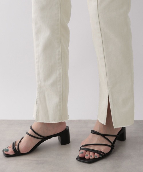 LOWRYS FARM（ローリーズファーム）の「フロントスリットデニム　296160（デニムパンツ・レディース・ホワイト/グレー・SMALL/MEDIUM/LARGE）」の11枚目の写真