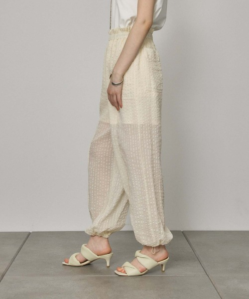 PUBLIC TOKYO(パブリックトウキョウ)の「ワッシャーラメストライプパンツ(カーゴパンツ・レディース・ホワイト/ブラック・FREE)」の12枚目の写真