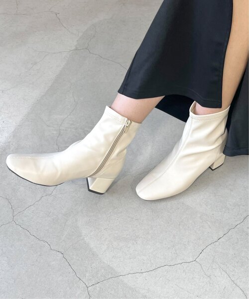 frames RAY CASSIN（フレームスレイカズン）の「S-L展開 太ヒールブーツ（ブーツ・レディース・ブラック/ブラウン/キナリ・SMALL/MEDIUM/LARGE）」の2枚目の写真