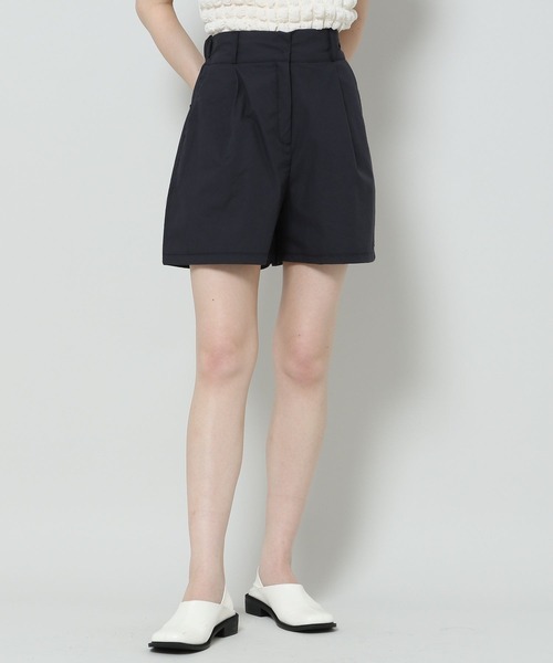 ALAND(エーランド)の「3.3 Field Trip/PLEATED WIDE ショートパンツ 2353163(その他パンツ・レディース・ネイビー/ベージュ/クリーム・FREE)」の12枚目の写真