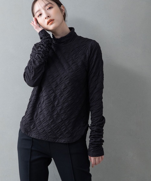MARECHAL TERRE(マルシャルテル)の「キルティングトップス(Tシャツ/カットソー・レディース・ブラック/ブラウン/アイボリー/グリーン・MEDIUM)」の3枚目の写真