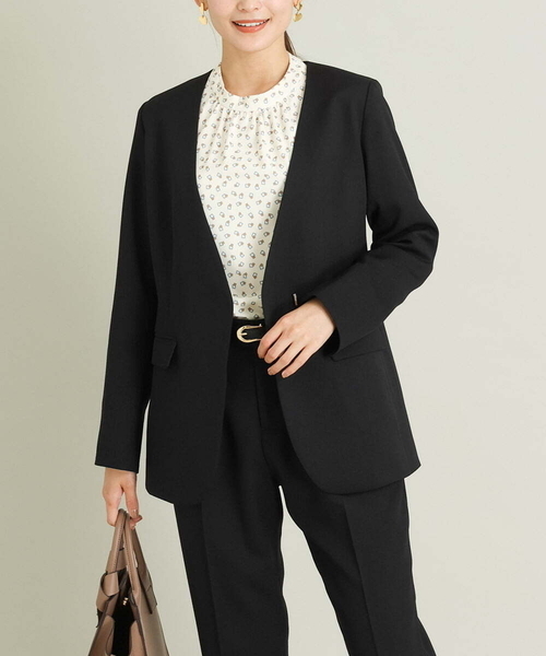 a.v.v(アーヴェヴェ)の「【セットアップ対応】ウールライクシャークノーカラージャケット【サスティナブル】(ノーカラージャケット・レディース・ベージュ/ブラック・38/40/36/34/42)」の1枚目の写真
