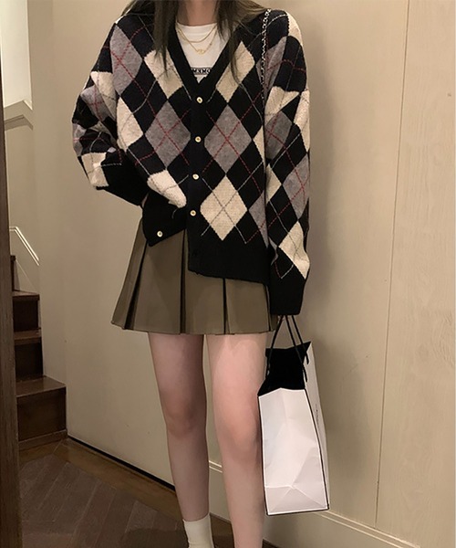 RUUX(ルーフ)の「アーガイル ニット カーディガン(カーディガン/ボレロ・レディース・ベージュ/ブラック/ピンク/グリーン・FREE)」の15枚目の写真