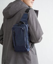 メランジスクエアボディバッグ