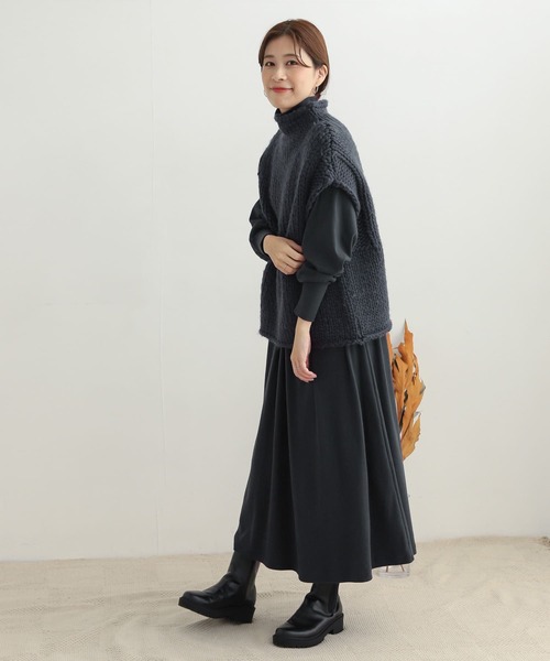 URBAN RESEARCH DOORS(アーバンリサーチドアーズ)の「タートルネックギャザーワンピース(ワンピース・レディース・チャコールグレー/ライトベージュ・MEDIUM)」の2枚目の写真