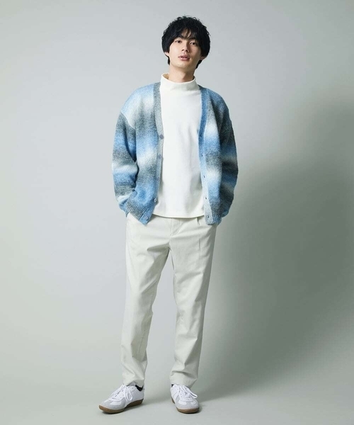 a.v.v（アーヴェヴェ）の「グラデーションワイドシルエットカーディガン（カーディガン/ボレロ・メンズ・ライトブルー/イエロー・46/48）」の3枚目の写真