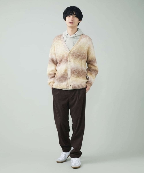 a.v.v（アーヴェヴェ）の「グラデーションワイドシルエットカーディガン（カーディガン/ボレロ・メンズ・ライトブルー/イエロー・46/48）」の11枚目の写真