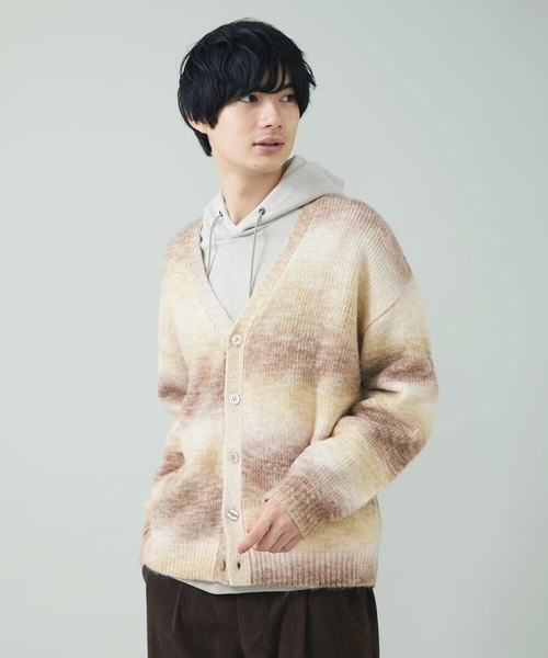 a.v.v（アーヴェヴェ）の「グラデーションワイドシルエットカーディガン（カーディガン/ボレロ・メンズ・ライトブルー/イエロー・46/48）」の16枚目の写真