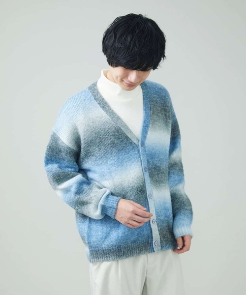 a.v.v（アーヴェヴェ）の「グラデーションワイドシルエットカーディガン（カーディガン/ボレロ・メンズ・ライトブルー/イエロー・46/48）」の21枚目の写真