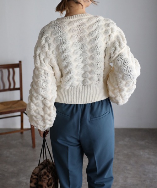 Yucca（ユッカ）の「モコモコショート丈ニットカーディガン（カーディガン/ボレロ・レディース・ラベンダー/チャコールグレー/オフホワイト・MEDIUM）」の13枚目の写真