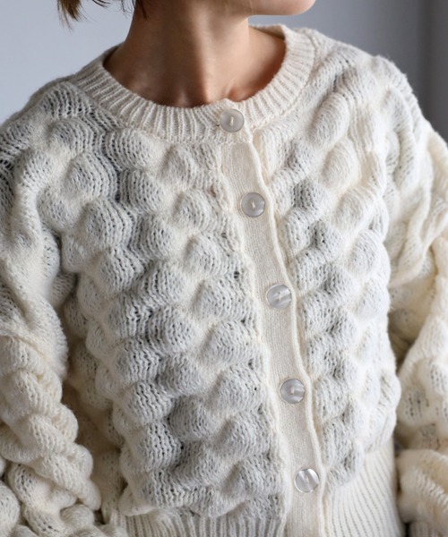 Yucca（ユッカ）の「モコモコショート丈ニットカーディガン（カーディガン/ボレロ・レディース・ラベンダー/チャコールグレー/オフホワイト・MEDIUM）」の18枚目の写真