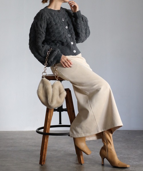 Yucca（ユッカ）の「モコモコショート丈ニットカーディガン（カーディガン/ボレロ・レディース・ラベンダー/チャコールグレー/オフホワイト・MEDIUM）」の4枚目の写真