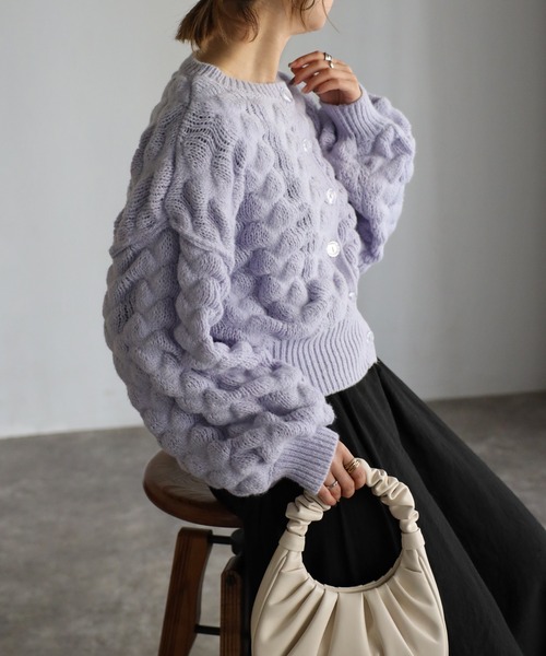 Yucca（ユッカ）の「モコモコショート丈ニットカーディガン（カーディガン/ボレロ・レディース・ラベンダー/チャコールグレー/オフホワイト・MEDIUM）」の6枚目の写真