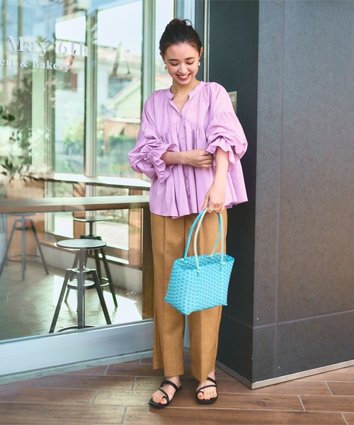 titivate（ティティベイト）の「キャンディースリーブギャザーブラウス（シャツ/ブラウス・レディース・ラベンダー/グリーン/ブラック/オフホワイト/グリーン系その他/ダークブラウン/ライトブルー/ライトピンク・S/M）」の19枚目の写真