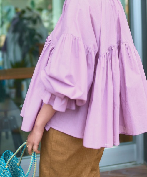 titivate（ティティベイト）の「キャンディースリーブギャザーブラウス（シャツ/ブラウス・レディース・ラベンダー/グリーン/ブラック/オフホワイト/グリーン系その他/ダークブラウン/ライトブルー/ライトピンク・S/M）」の10枚目の写真