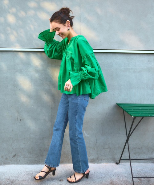 titivate（ティティベイト）の「キャンディースリーブギャザーブラウス（シャツ/ブラウス・レディース・ラベンダー/グリーン/ブラック/オフホワイト/グリーン系その他/ダークブラウン/ライトブルー/ライトピンク・S/M）」の22枚目の写真