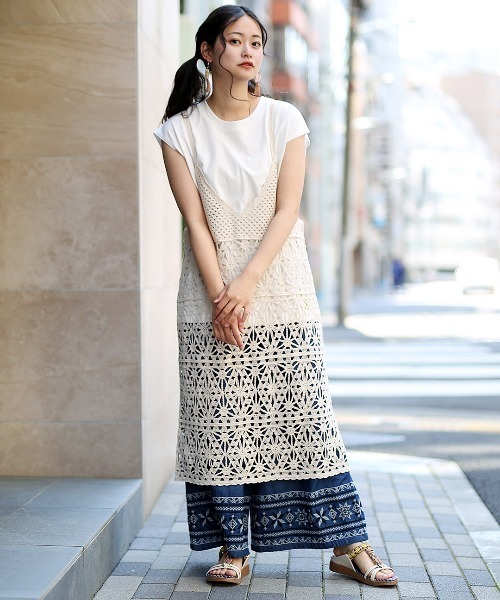 チチカカ(チチカカ)の「エスニックビーズサンダル(サンダル・レディース・ブラック/オフホワイト/ブルー・MEDIUM/LARGE)」の4枚目の写真