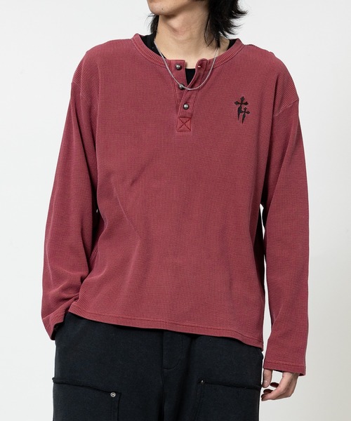 JOHN'S CLOSET(ジョンズクローゼット)の「【13】ワンポイント刺繍 ヘンリーネック ピグメントワッフルロンT(Tシャツ/カットソー・メンズ・パープル/スミクロ/キャメル/レッド/チャコールグレー/ブラック・MEDIUM/LARGE)」の6枚目の写真