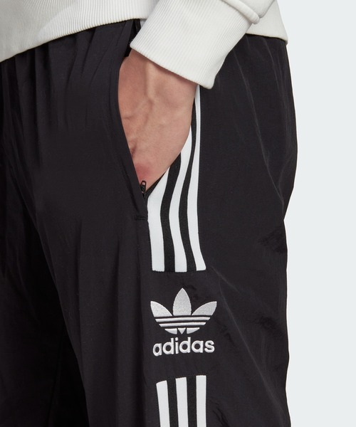 adidas（アディダス）の「アディカラー クラシックス ロックアップ