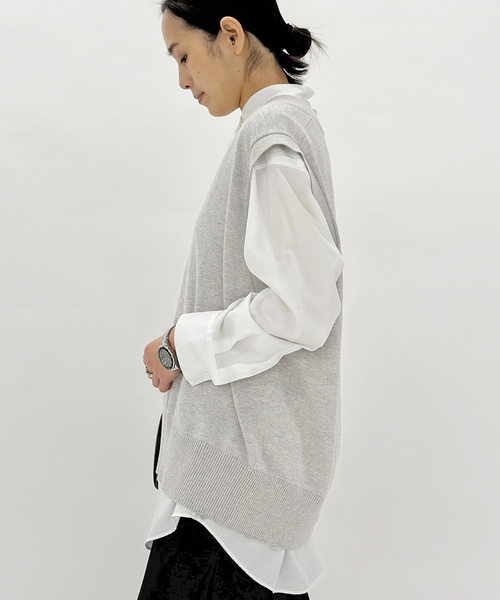 CINOH(チノ)の「【CINOH / チノ】Vネックベスト(ニット/セーター・レディース・ライトグレー/ベージュ・FREE)」の13枚目の写真