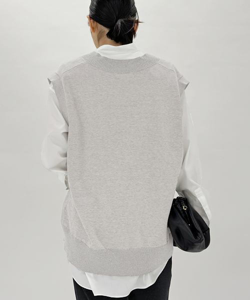 CINOH(チノ)の「【CINOH / チノ】Vネックベスト(ニット/セーター・レディース・ライトグレー/ベージュ・FREE)」の14枚目の写真