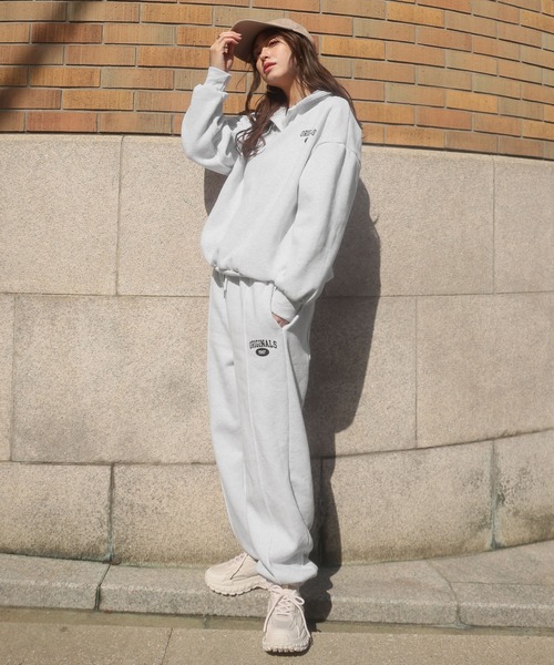 LAFFMO（ラフモ）の「オーバーサイズスウェットセットアップ（セットアップ・レディース・グレー/ブラック・FREE）」の8枚目の写真